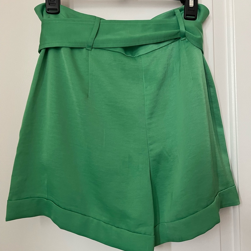 Express Shortie Size 10 - Picture 3 of 6